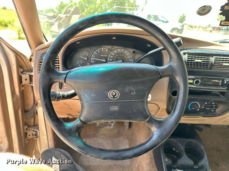 image for item ML9095 1997 Mazda B4000  pickup truck