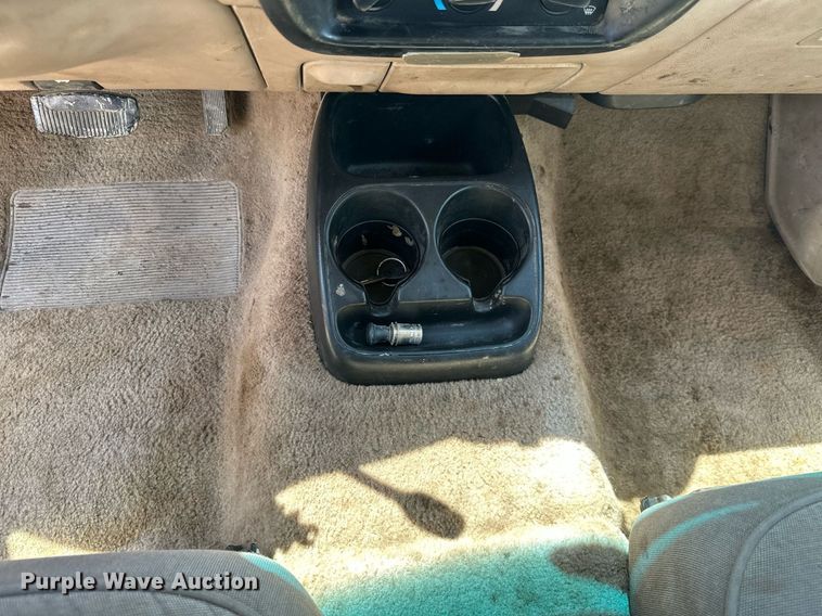 image for item ML9095 1997 Mazda B4000  pickup truck