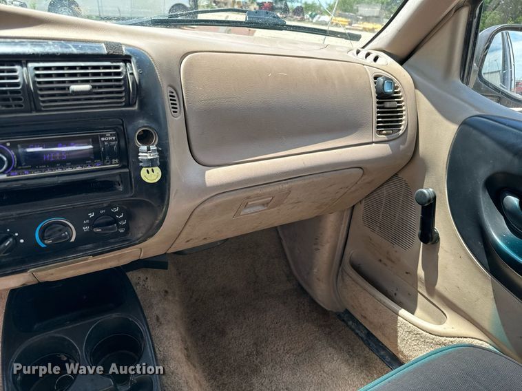 image for item ML9095 1997 Mazda B4000  pickup truck