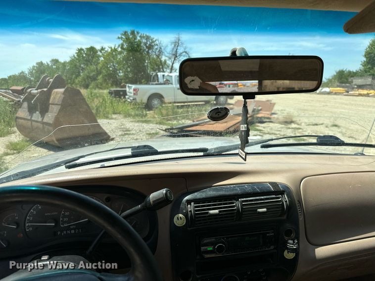 image for item ML9095 1997 Mazda B4000  pickup truck