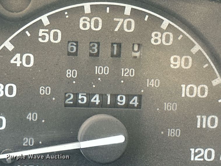 image for item ML9095 1997 Mazda B4000  pickup truck