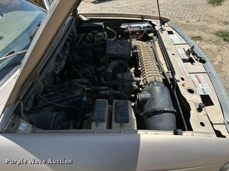 image for item ML9095 1997 Mazda B4000  pickup truck