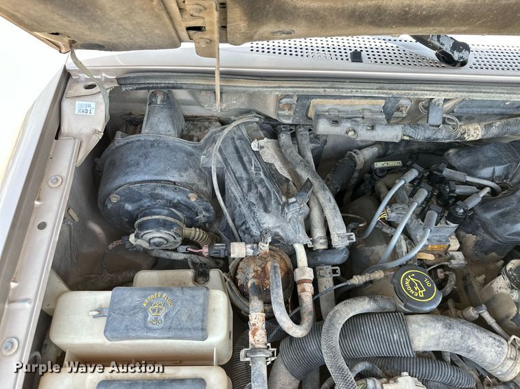 image for item ML9095 1997 Mazda B4000  pickup truck