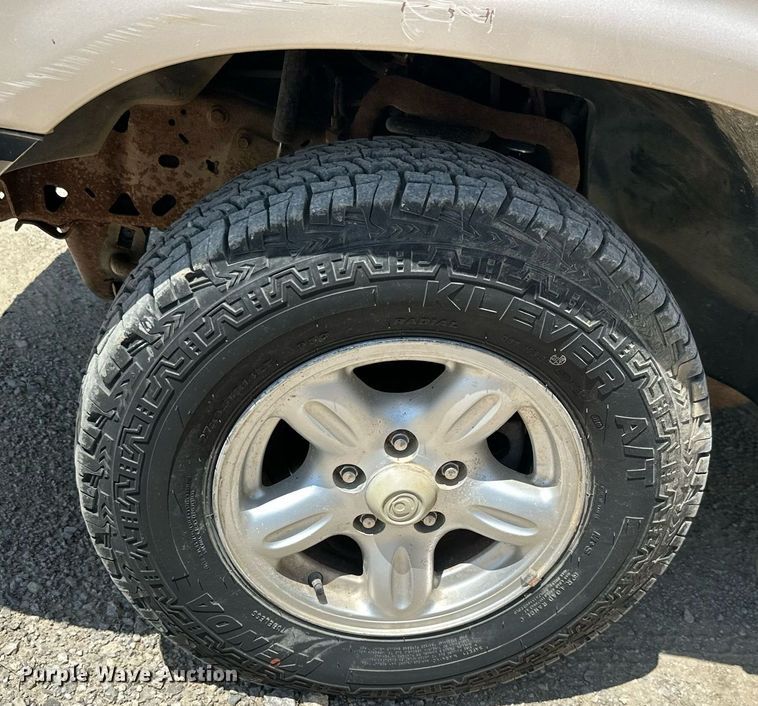 image for item ML9095 1997 Mazda B4000  pickup truck