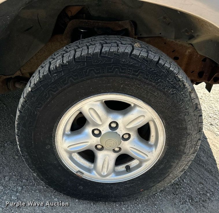 image for item ML9095 1997 Mazda B4000  pickup truck