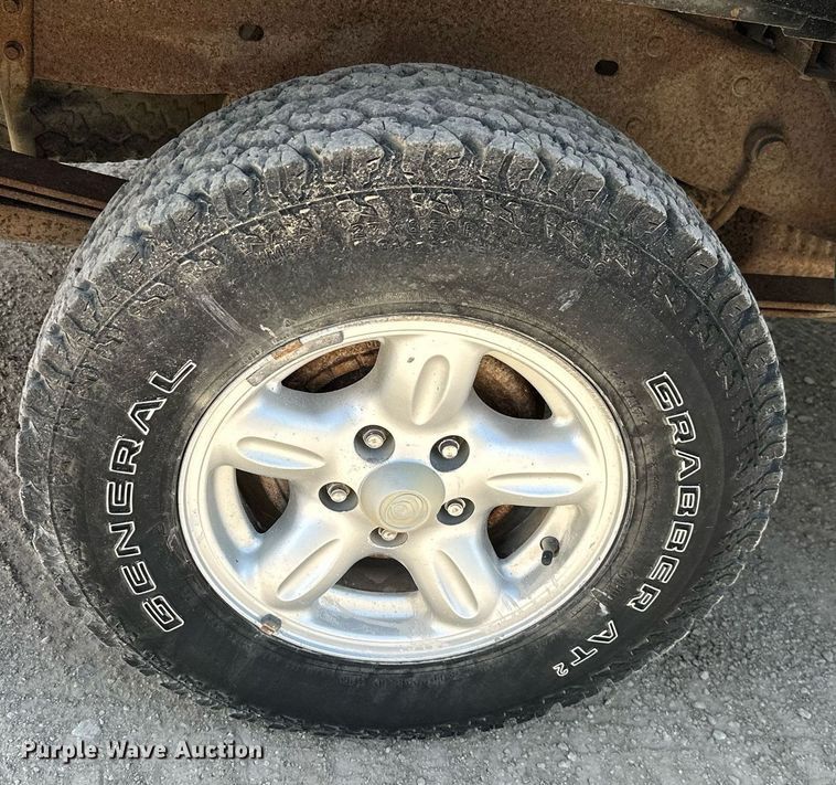 image for item ML9095 1997 Mazda B4000  pickup truck