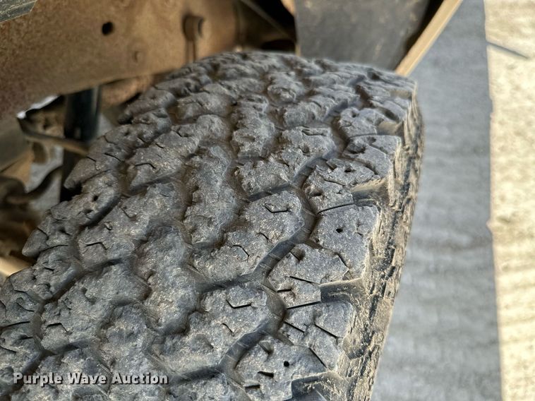 image for item ML9095 1997 Mazda B4000  pickup truck