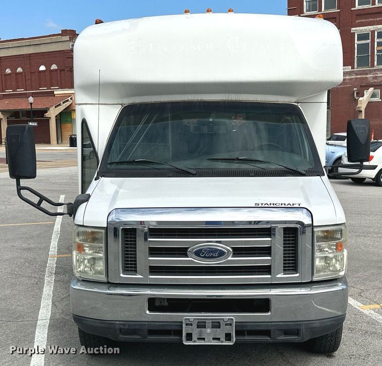 image for item ML9258 2008 Ford E350 Super Duty  shuttle bus