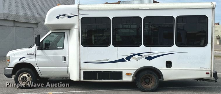 image for item ML9258 2008 Ford E350 Super Duty  shuttle bus