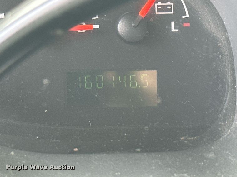 image for item ML9258 2008 Ford E350 Super Duty  shuttle bus