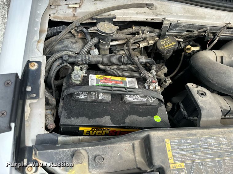 image for item ML9258 2008 Ford E350 Super Duty  shuttle bus