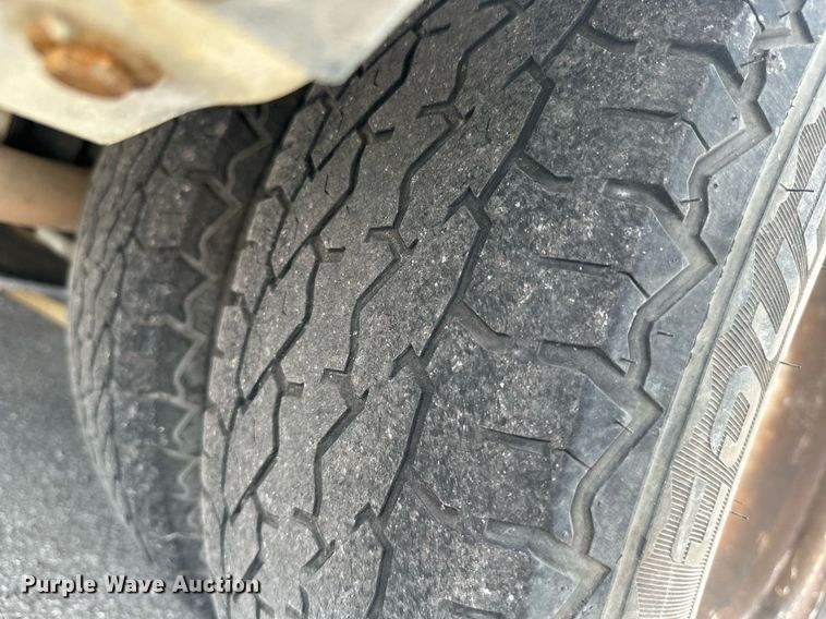 image for item ML9258 2008 Ford E350 Super Duty  shuttle bus