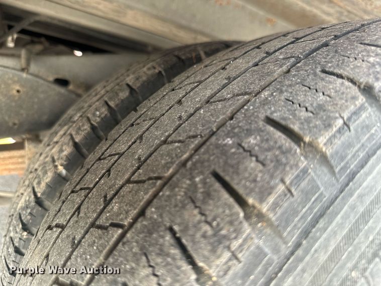 image for item ML9258 2008 Ford E350 Super Duty  shuttle bus