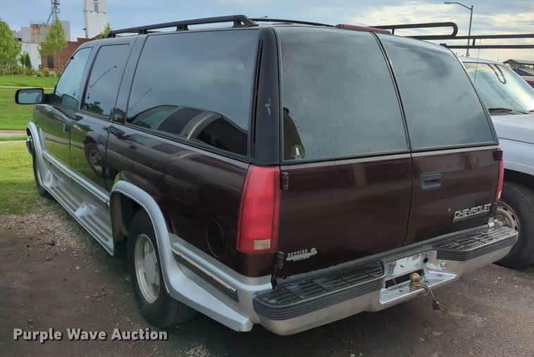 image for item MO9029 1996 Chevrolet Suburban  SUV