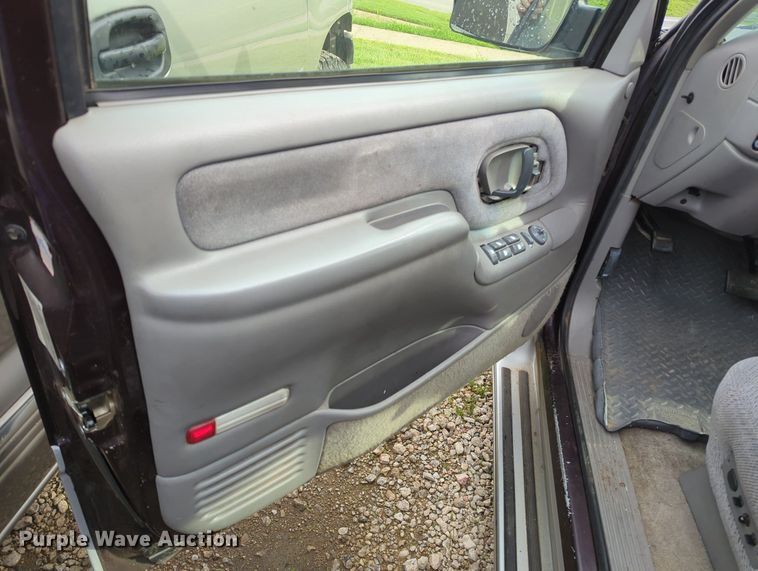 image for item MO9029 1996 Chevrolet Suburban  SUV