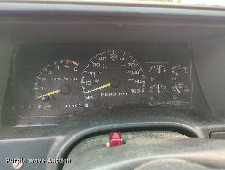 image for item MO9029 1996 Chevrolet Suburban  SUV