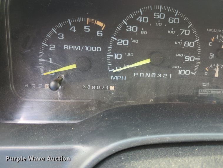 image for item MO9029 1996 Chevrolet Suburban  SUV