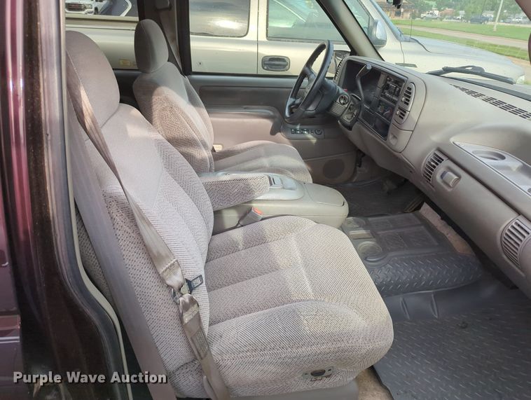 image for item MO9029 1996 Chevrolet Suburban  SUV