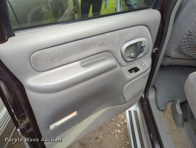 image for item MO9029 1996 Chevrolet Suburban  SUV