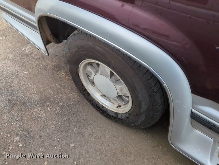 image for item MO9029 1996 Chevrolet Suburban  SUV