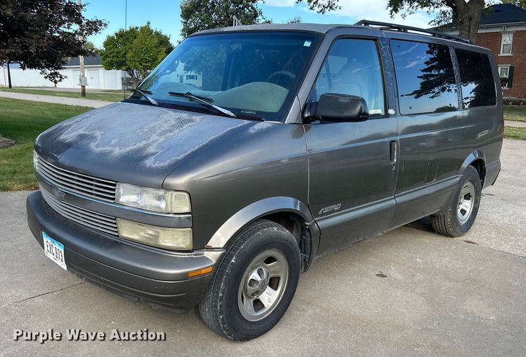 image for item MO9047 1999 Chevrolet Astro  van