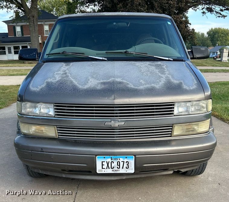 image for item MO9047 1999 Chevrolet Astro  van