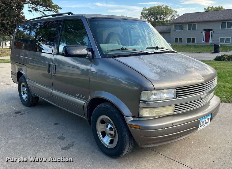 image for item MO9047 1999 Chevrolet Astro  van