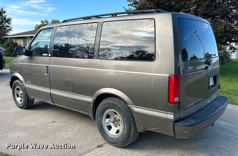 image for item MO9047 1999 Chevrolet Astro  van