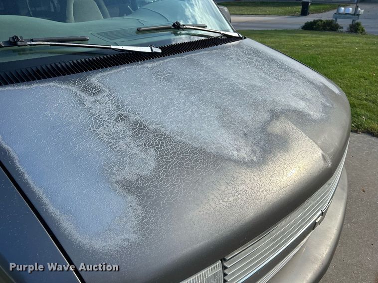 image for item MO9047 1999 Chevrolet Astro  van