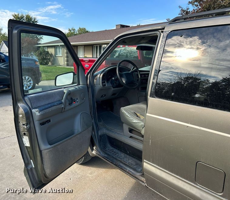 image for item MO9047 1999 Chevrolet Astro  van