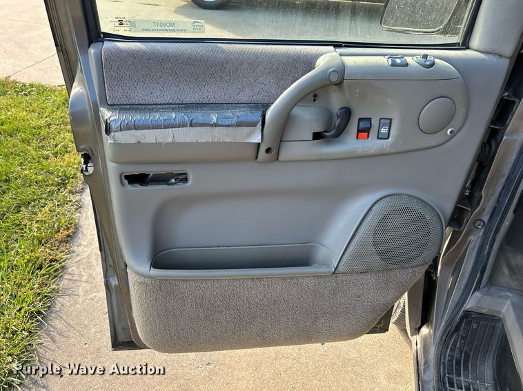 image for item MO9047 1999 Chevrolet Astro  van