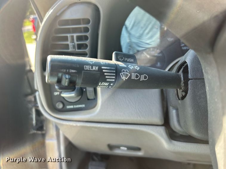 image for item MO9047 1999 Chevrolet Astro  van