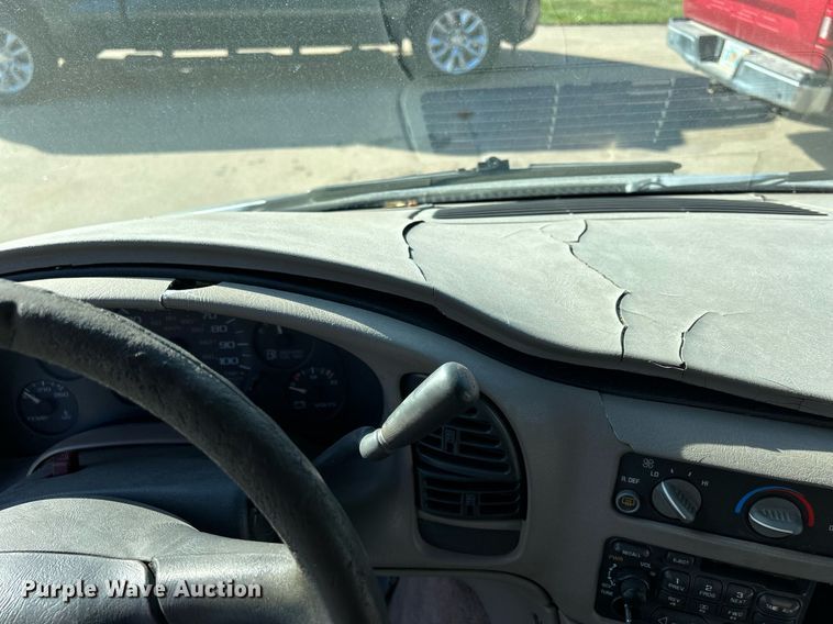 image for item MO9047 1999 Chevrolet Astro  van