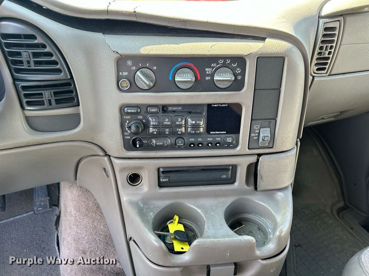 image for item MO9047 1999 Chevrolet Astro  van