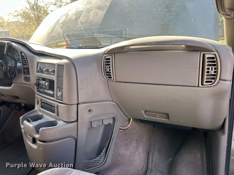 image for item MO9047 1999 Chevrolet Astro  van