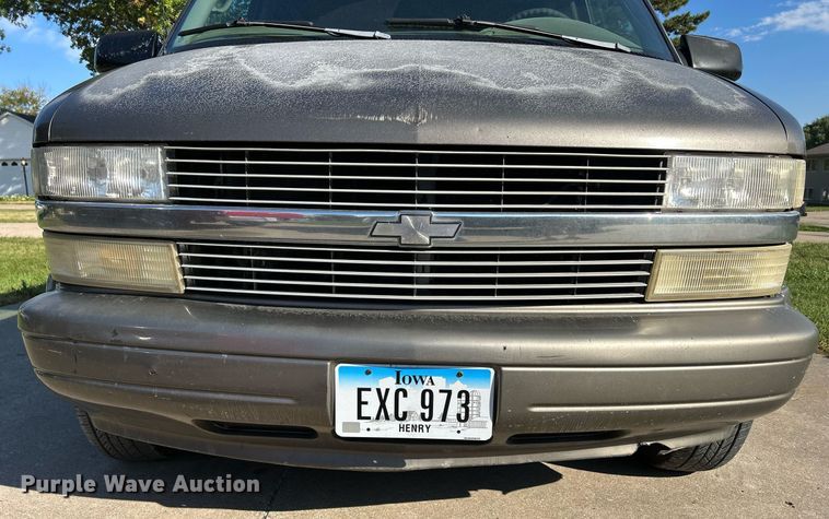 image for item MO9047 1999 Chevrolet Astro  van