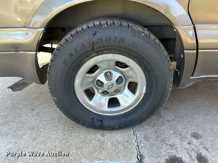 image for item MO9047 1999 Chevrolet Astro  van