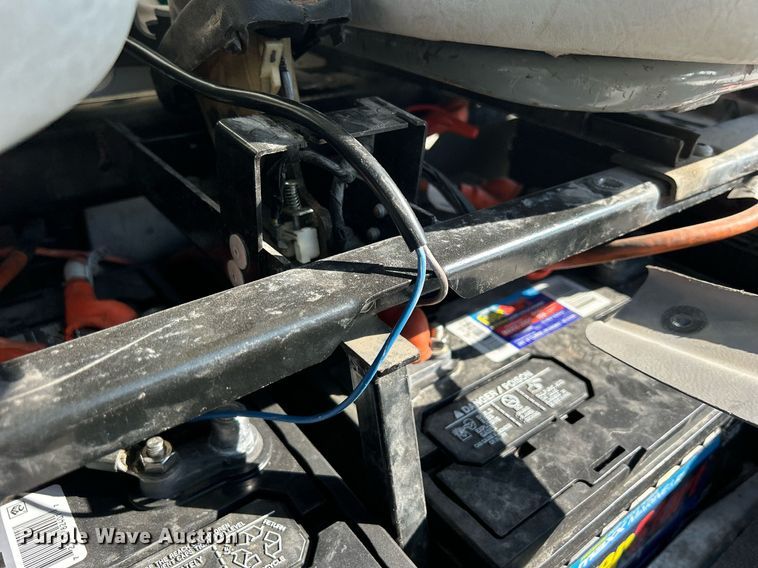 image for item MO9048 2002 Ford Think Neighbor  utility vehicle