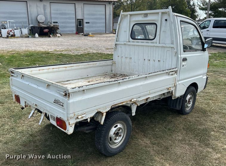 image for item MO9049 1992 Mitsubishi  mini truck