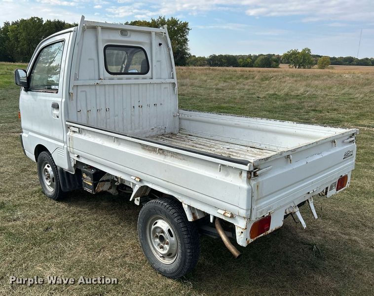 image for item MO9049 1992 Mitsubishi  mini truck