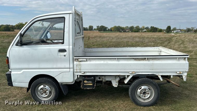 image for item MO9049 1992 Mitsubishi  mini truck