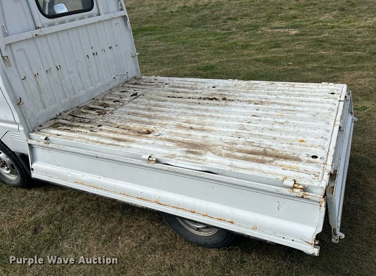 image for item MO9049 1992 Mitsubishi  mini truck