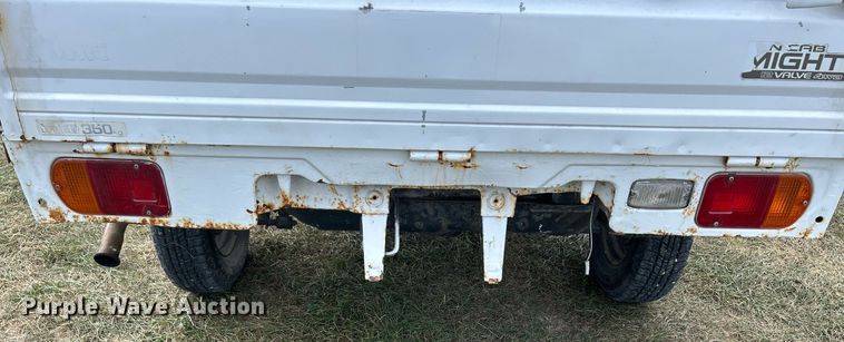 image for item MO9049 1992 Mitsubishi  mini truck