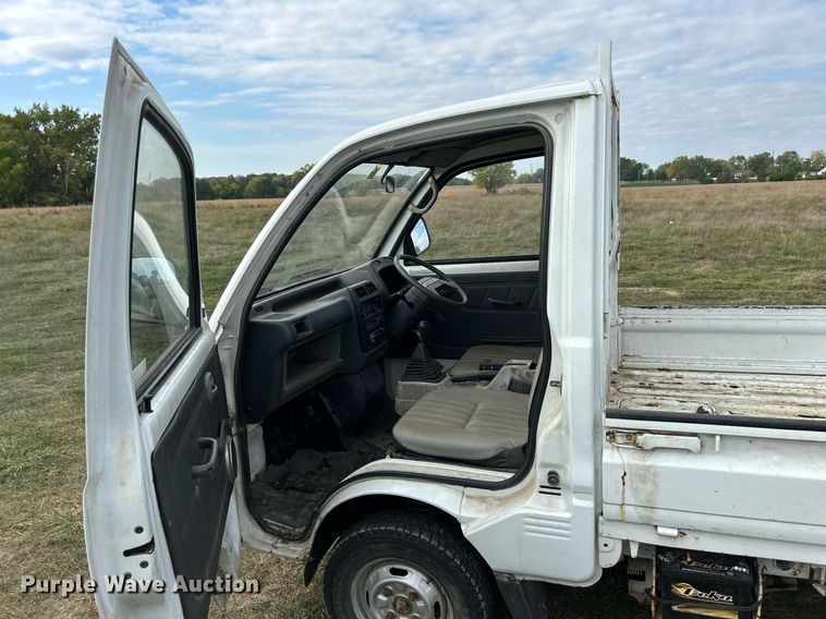 image for item MO9049 1992 Mitsubishi  mini truck