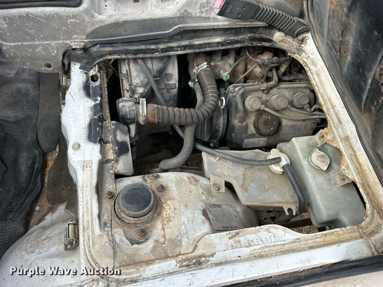 image for item MO9049 1992 Mitsubishi  mini truck