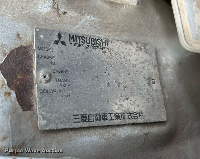 image for item MO9049 1992 Mitsubishi  mini truck