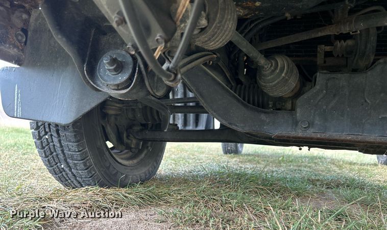 image for item MO9049 1992 Mitsubishi  mini truck