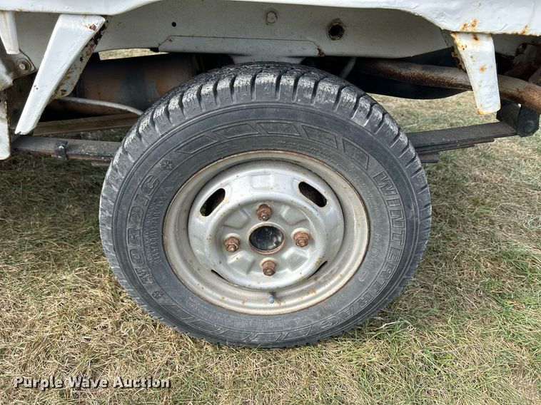 image for item MO9049 1992 Mitsubishi  mini truck