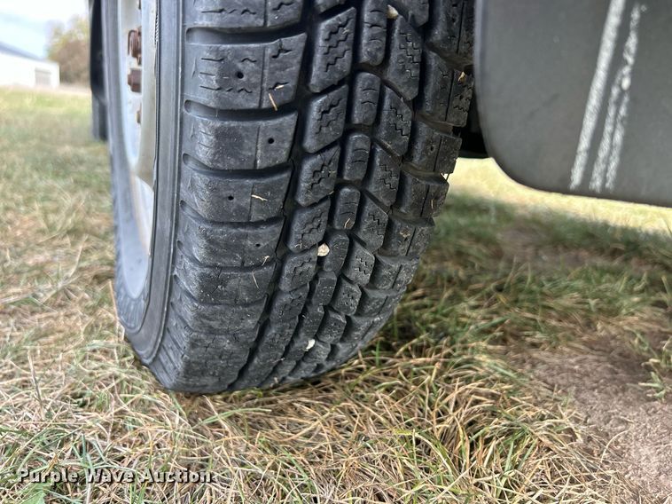 image for item MO9049 1992 Mitsubishi  mini truck