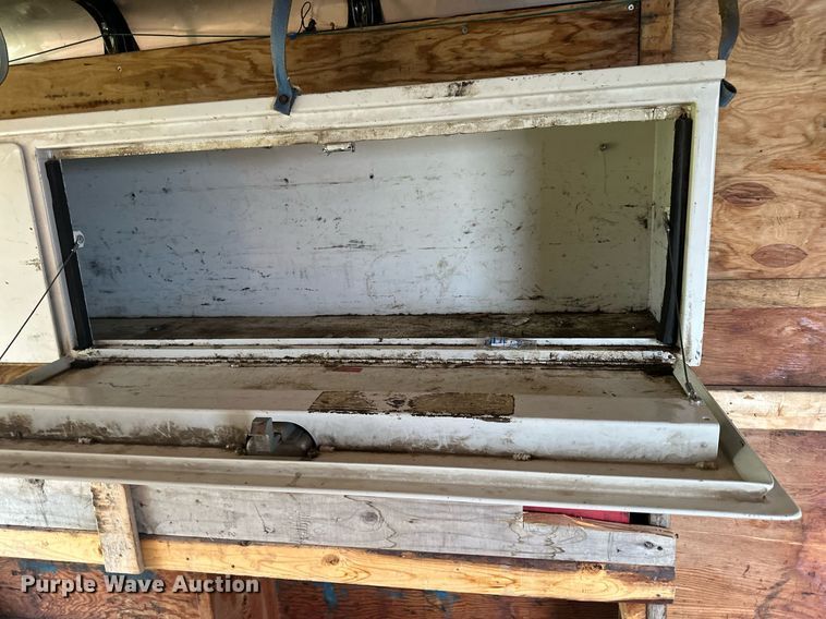 image for item MQ9397 1993 Haulmark  enclosed cargo trailer